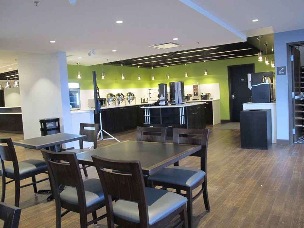 Best Western Plus East Side Saskatoon Restaurante foto